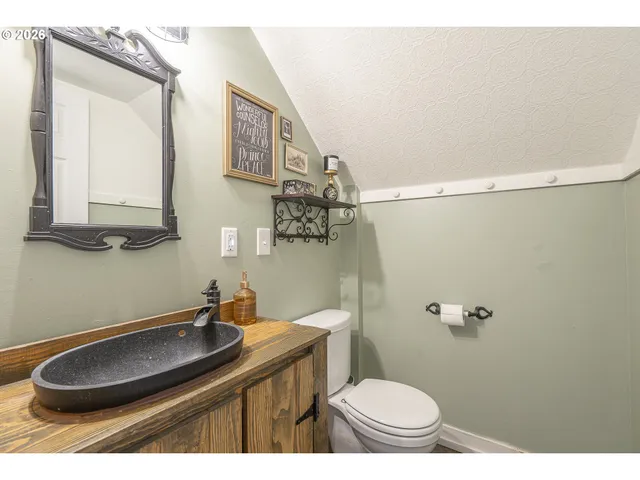 $795,000 | 24618 Highway 99, Junction City, OR 97448