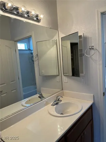 $2,700 | 2789 Gallant Hills Drive, Las Vegas, NV 89135