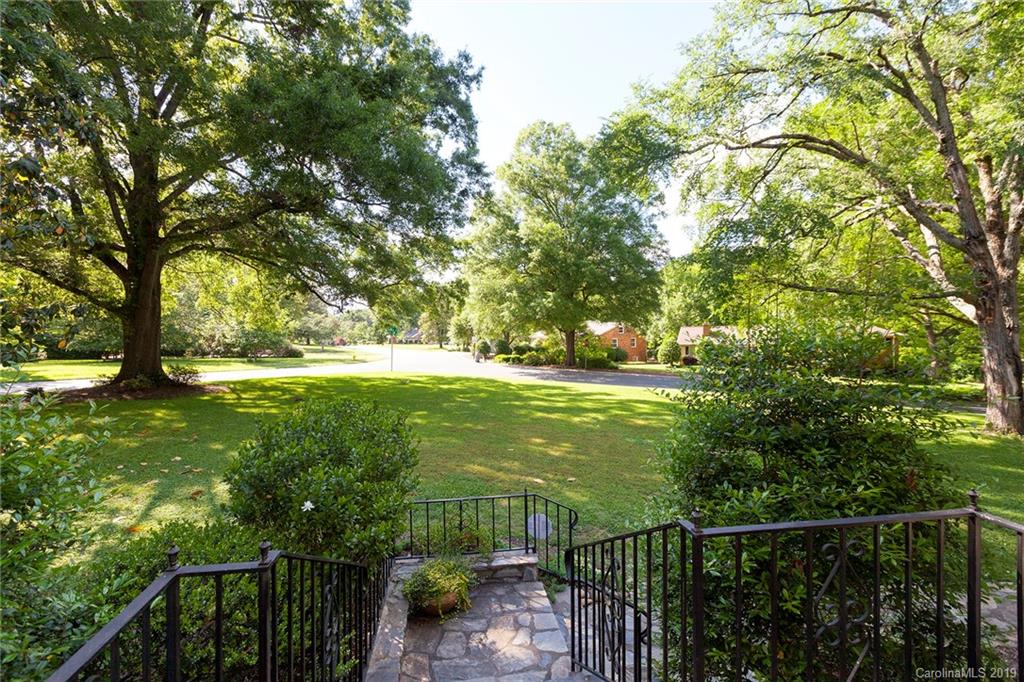 800 Longbow Road Charlotte, NC 28211 - Photo 4 of 46 Gallery Image 4