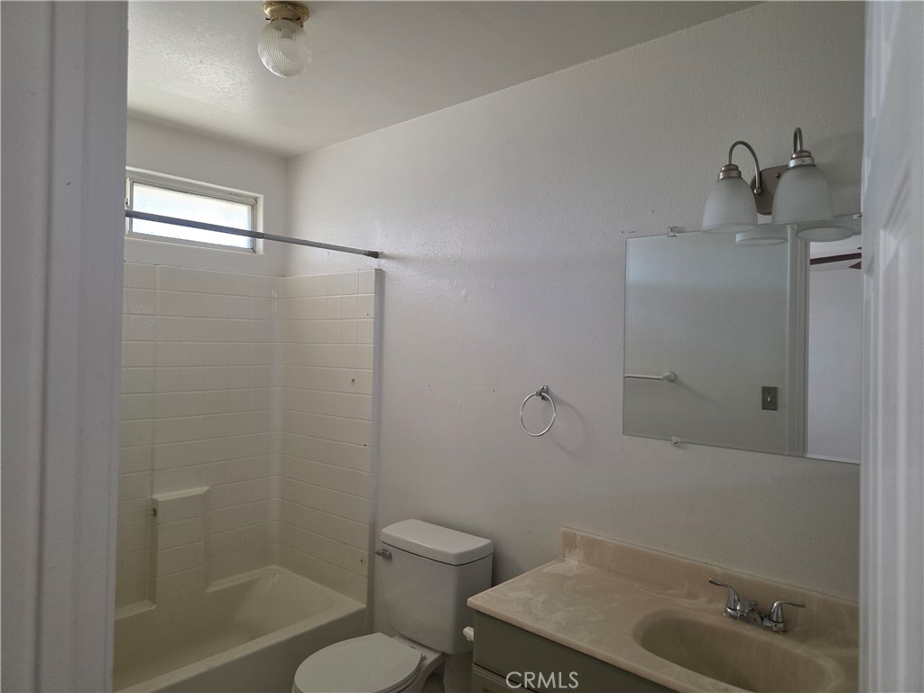 11380 El Esteban Road Phelan, CA 92371 - Photo 13 of 14 Master Bathroom
