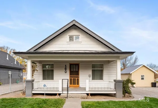 $294,900 | 160 East Arthur Avenue, Glenns Ferry, ID 83623