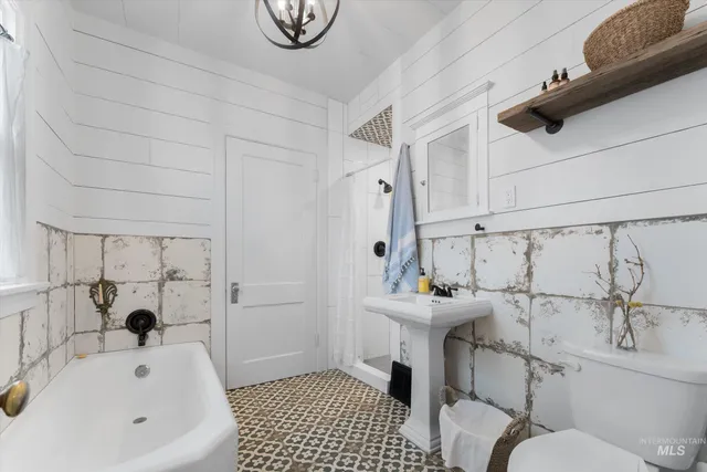 $299,000 | 160 East Arthur Avenue, Glenns Ferry, ID 83623