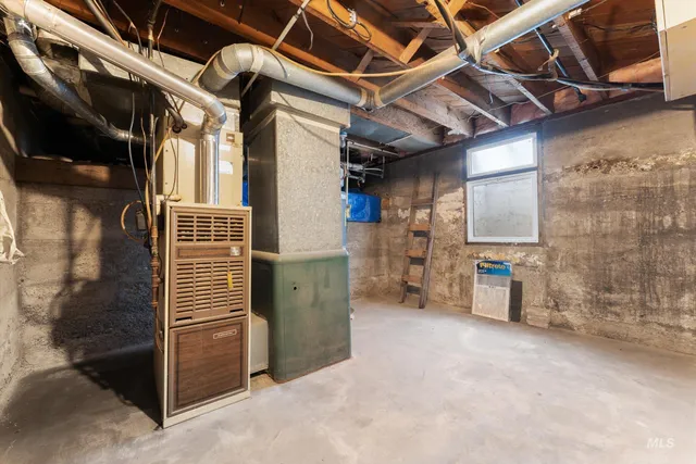 $299,000 | 160 East Arthur Avenue, Glenns Ferry, ID 83623