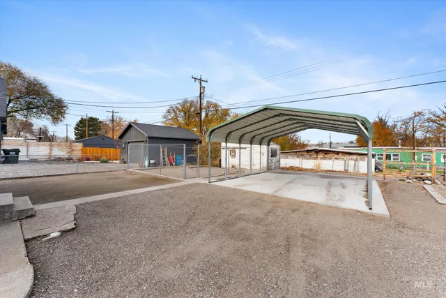 $299,000 | 160 East Arthur Avenue, Glenns Ferry, ID 83623