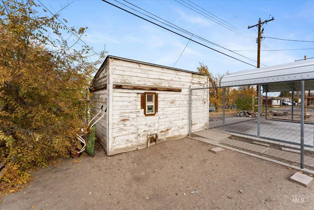 $299,000 | 160 East Arthur Avenue, Glenns Ferry, ID 83623