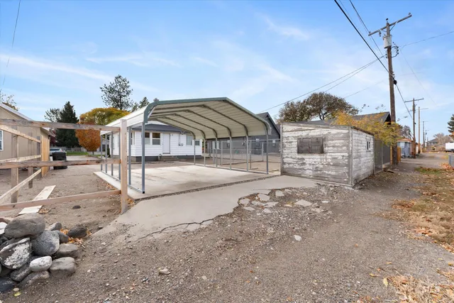 $299,000 | 160 East Arthur Avenue, Glenns Ferry, ID 83623