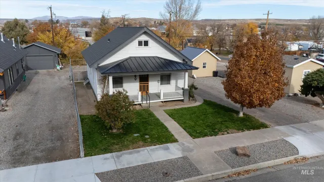$299,000 | 160 East Arthur Avenue, Glenns Ferry, ID 83623