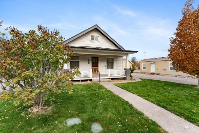 $299,000 | 160 East Arthur Avenue, Glenns Ferry, ID 83623