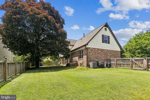 $1,100,000 | 12007 Titian Way, Potomac, MD 20854