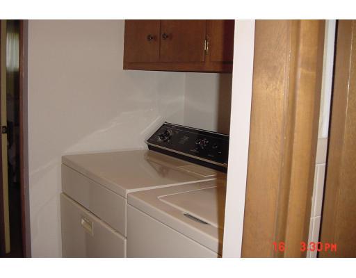 40 Winding Lane Springfield, MA 01118 - Photo 10 of 15 a utility room with dryer and washer