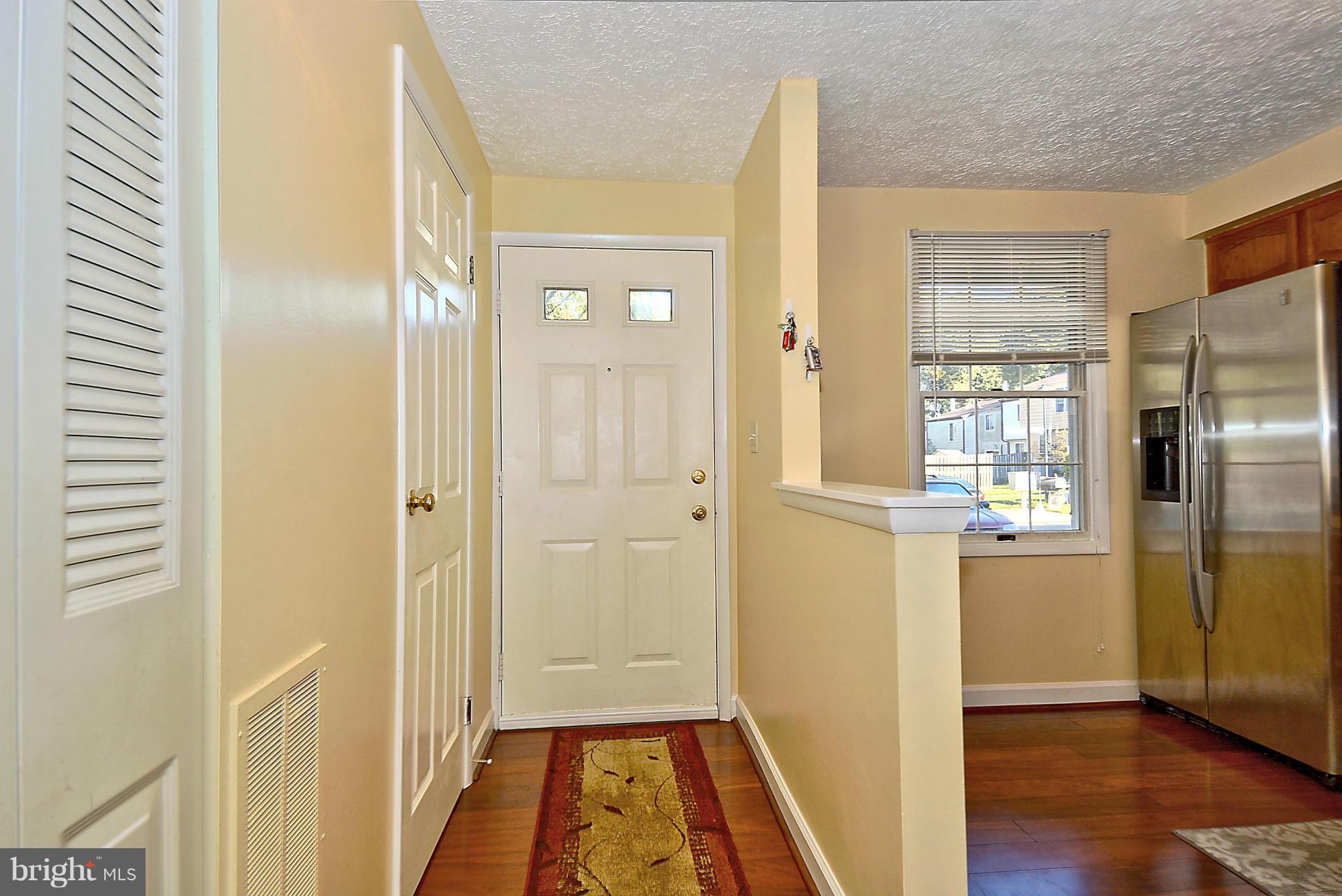 18 Cross Ridge Court Germantown, MD 20874 - Photo 10 of 30 Entrance Foyer
