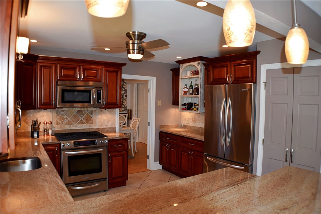594 Blackrock Road Coventry, RI 02816 - Photo 9 of 37