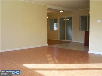 34 Middle Road Levittown, PA 19056 - Photo 3 of 5 Gallery Image 3