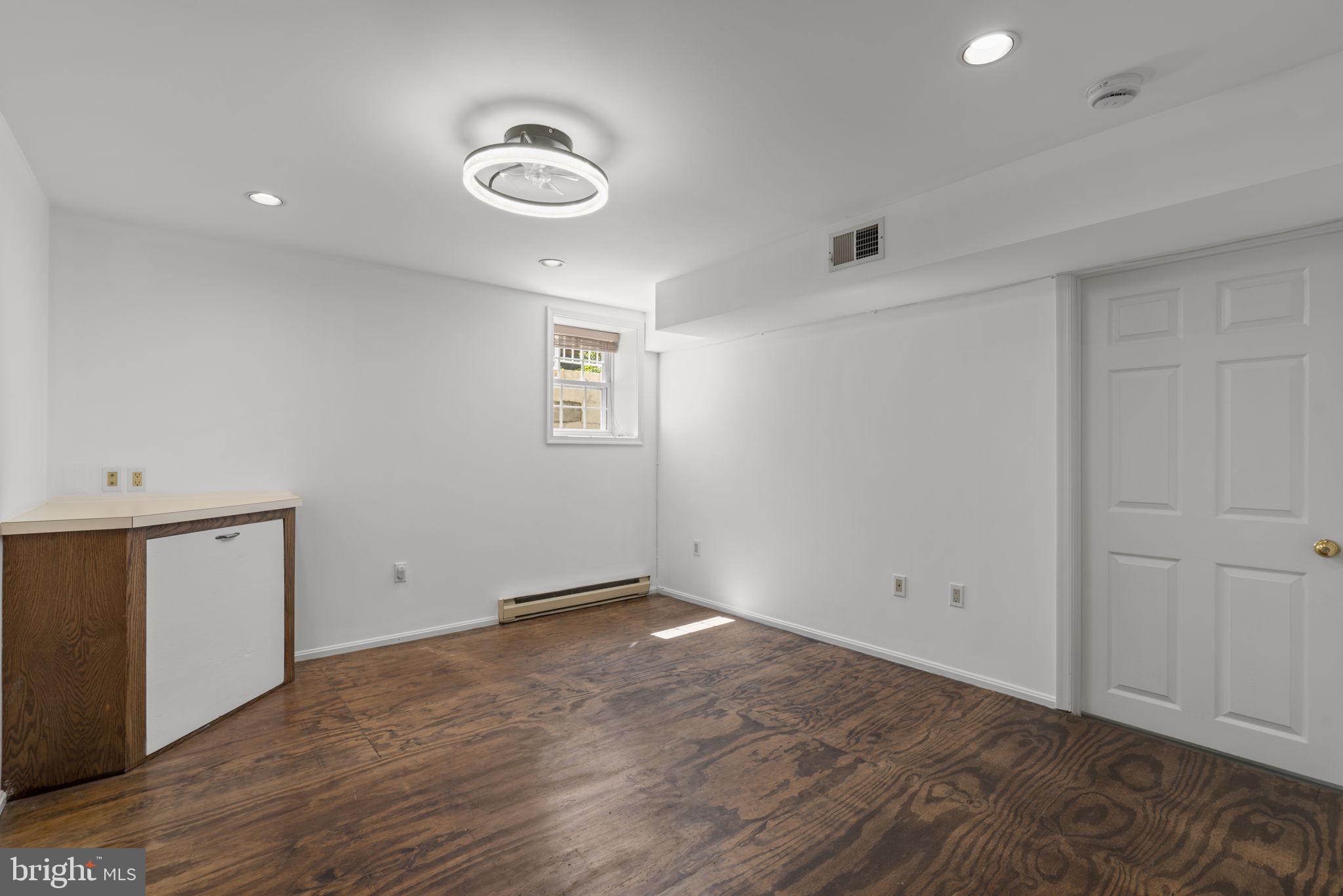 24101 Log House Road Gaithersburg, MD 20882 - Photo 35 of 45 Office/Potential 4th Bedroom