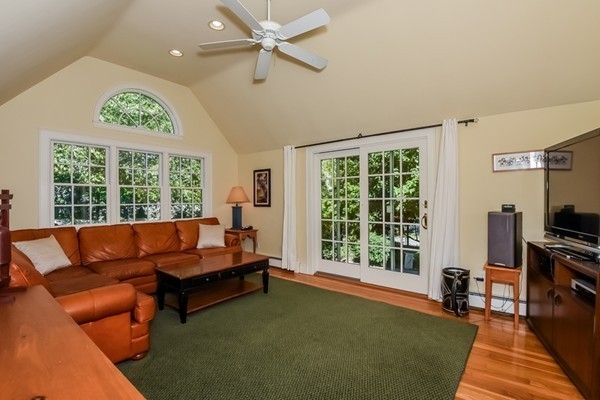 10 Cliffside Road Marblehead, MA 01945 - Photo 3 of 23 Gallery Image 3