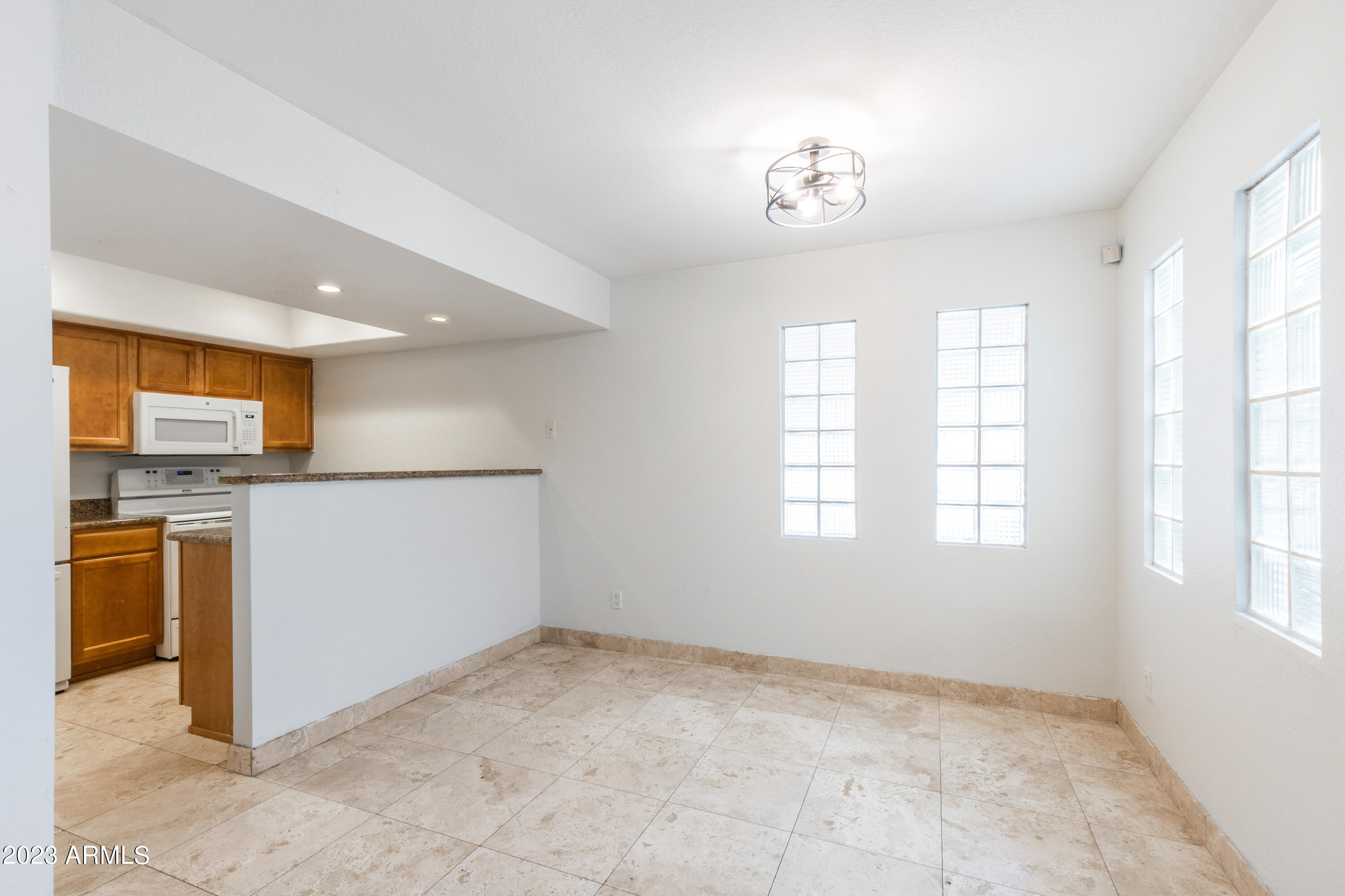 3235 East Camelback Road, Unit 106 Phoenix, AZ 85018 - Photo 8 of 17 3225 E Camelback Unit 106-8