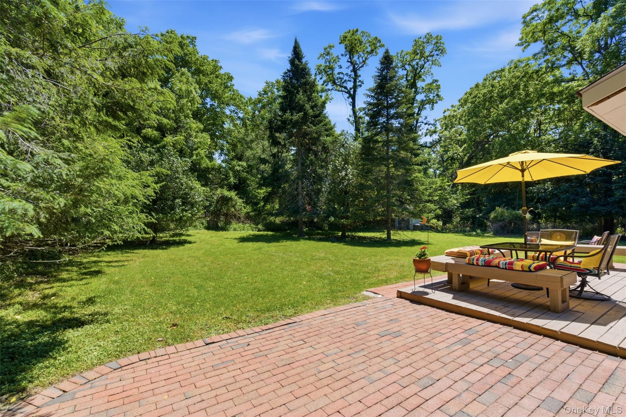 4 Landing Meadow Road Smithtown, NY 11787 - Photo 5 of 19