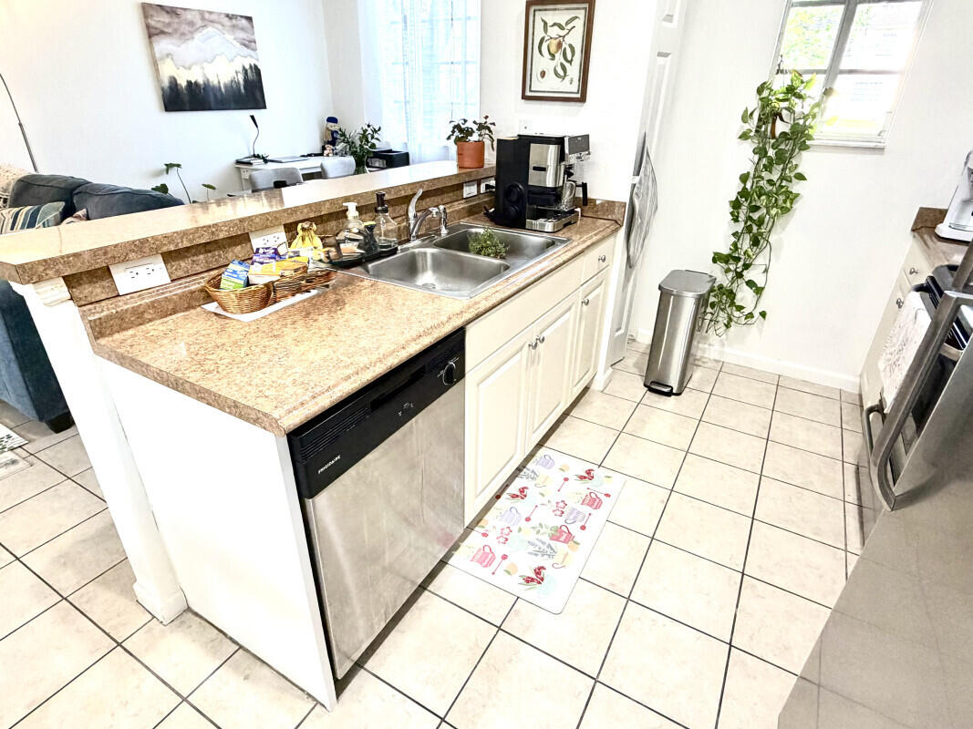 1205 Abaco Lane Riviera Beach, FL 33404 - Photo 6 of 24 5