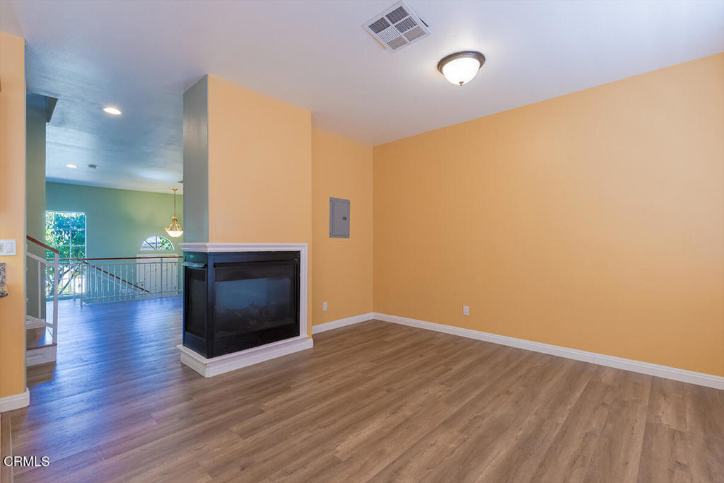 4516 Ramsdell Avenue, Unit 103 La Crescenta, CA 91214 - Photo 8 of 22 4516 Ramsdell Ave. La Cresenta-12