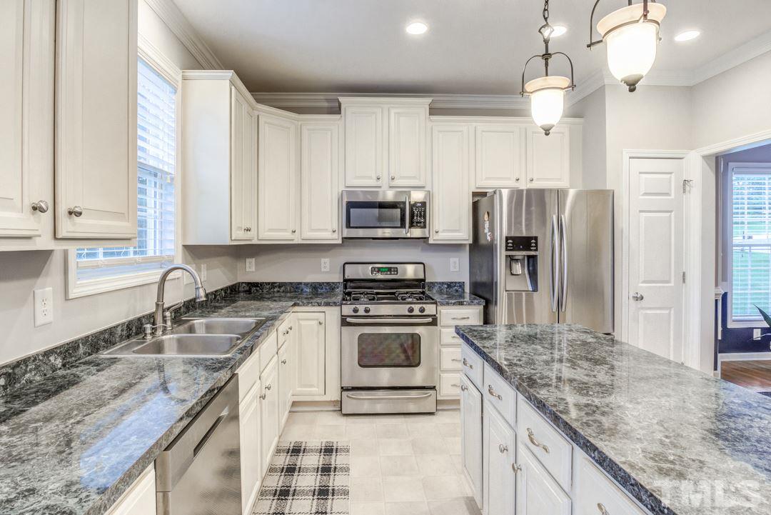 696 Seastone Street Raleigh, NC 27603 - Photo 11 of 30