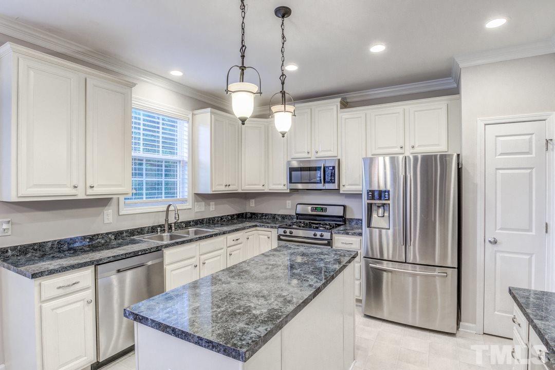 696 Seastone Street Raleigh, NC 27603 - Photo 9 of 30