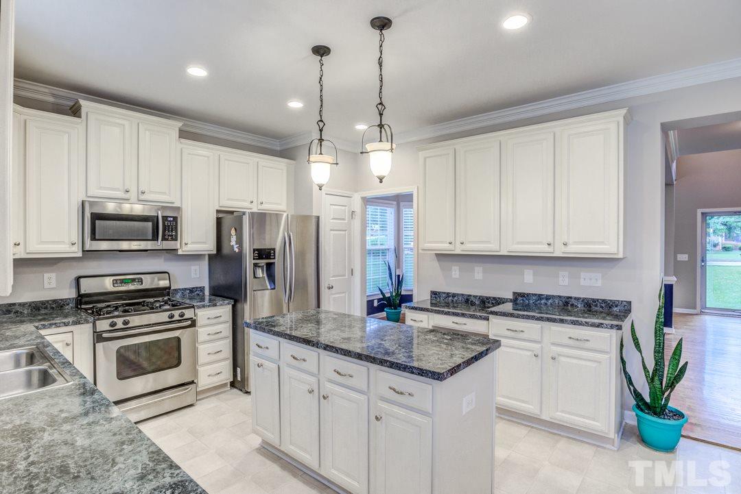 696 Seastone Street Raleigh, NC 27603 - Photo 10 of 30