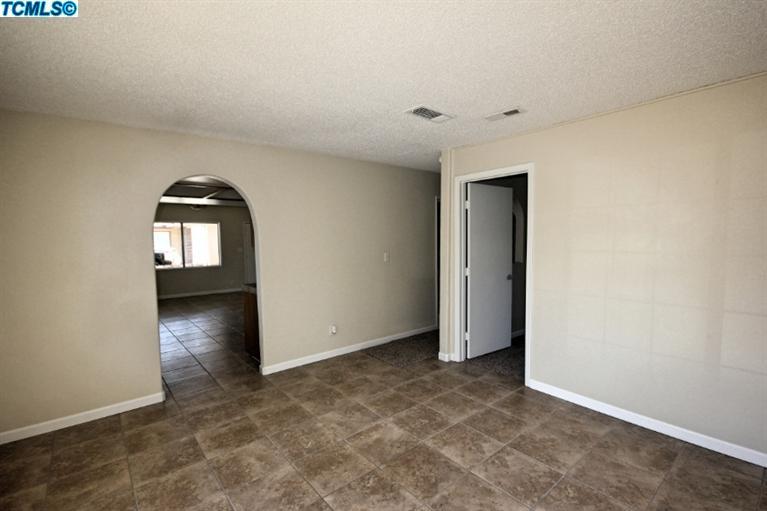 845 South R Street Tulare, CA 93274 - Photo 4 of 15 Additional Photo