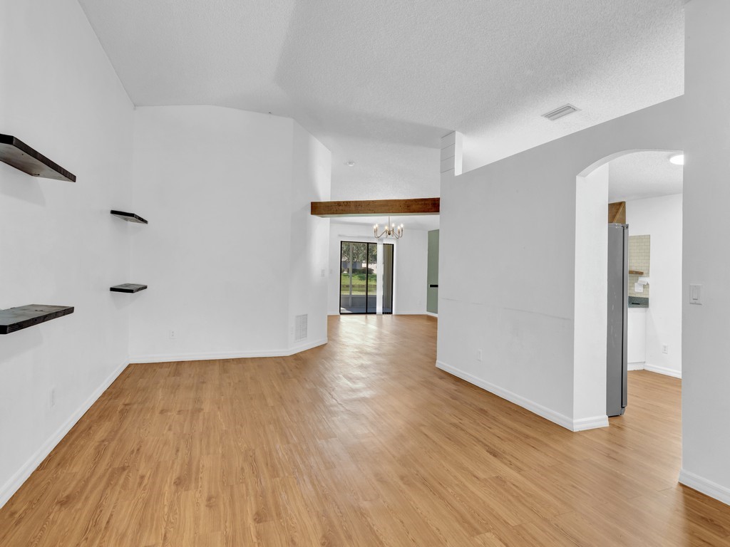 1400 10th Manor Vero Beach, FL 32960 - Photo 11 of 36