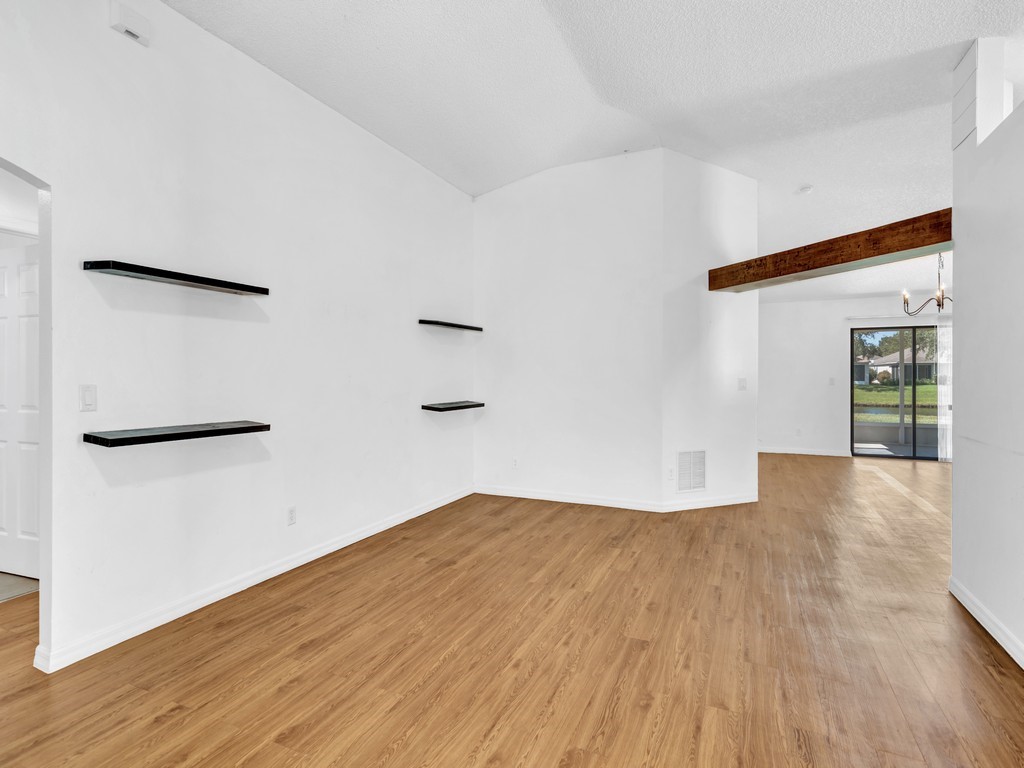 1400 10th Manor Vero Beach, FL 32960 - Photo 12 of 36