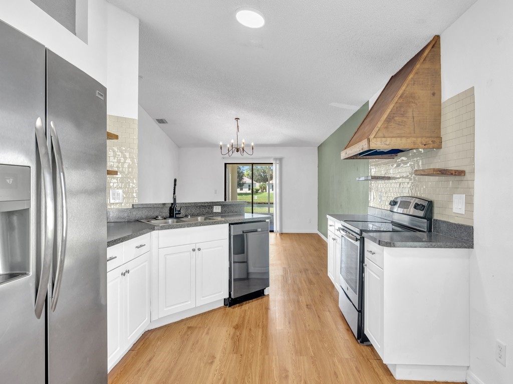 1400 10th Manor Vero Beach, FL 32960 - Photo 22 of 36