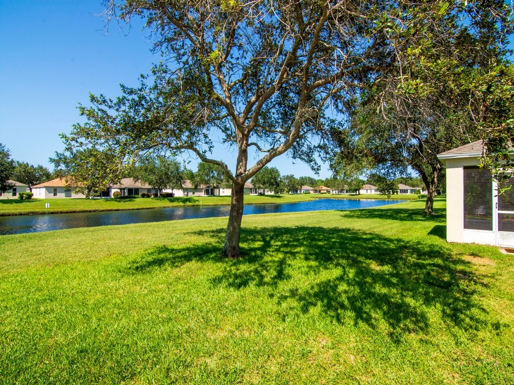 1400 10th Manor Vero Beach, FL 32960 - Photo 5 of 36