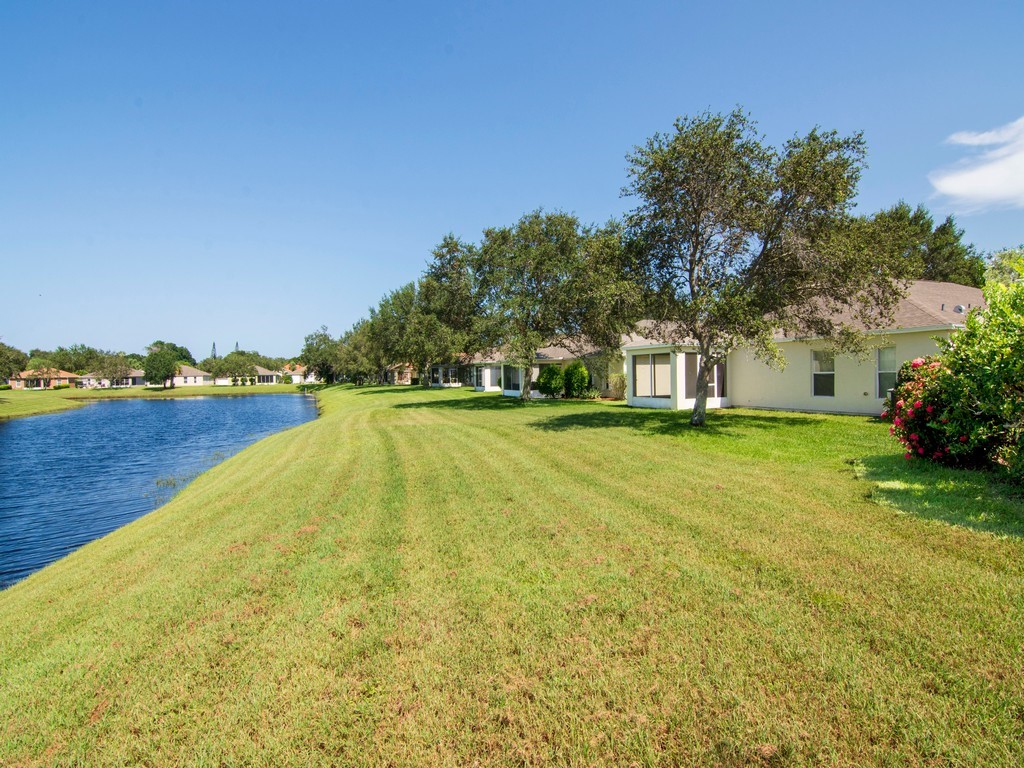 1400 10th Manor Vero Beach, FL 32960 - Photo 6 of 36