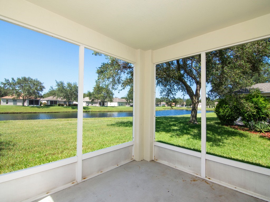 1400 10th Manor Vero Beach, FL 32960 - Photo 9 of 36