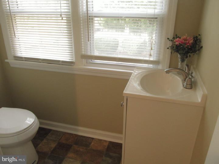 8 Edison Road Cherry Hill, NJ 08034 - Photo 13 of 17