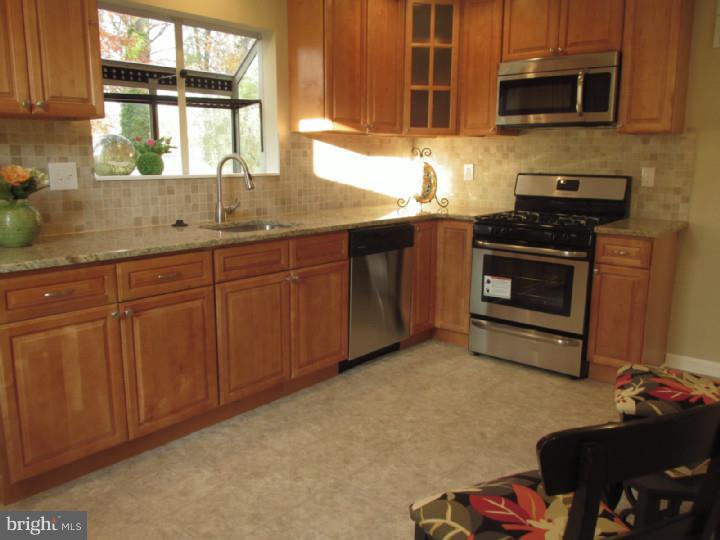 8 Edison Road Cherry Hill, NJ 08034 - Photo 6 of 17