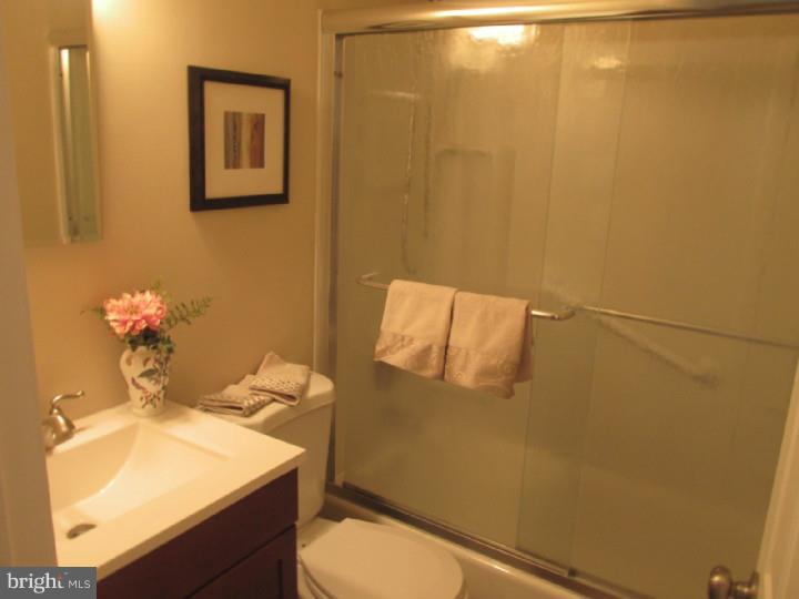 8 Edison Road Cherry Hill, NJ 08034 - Photo 8 of 17