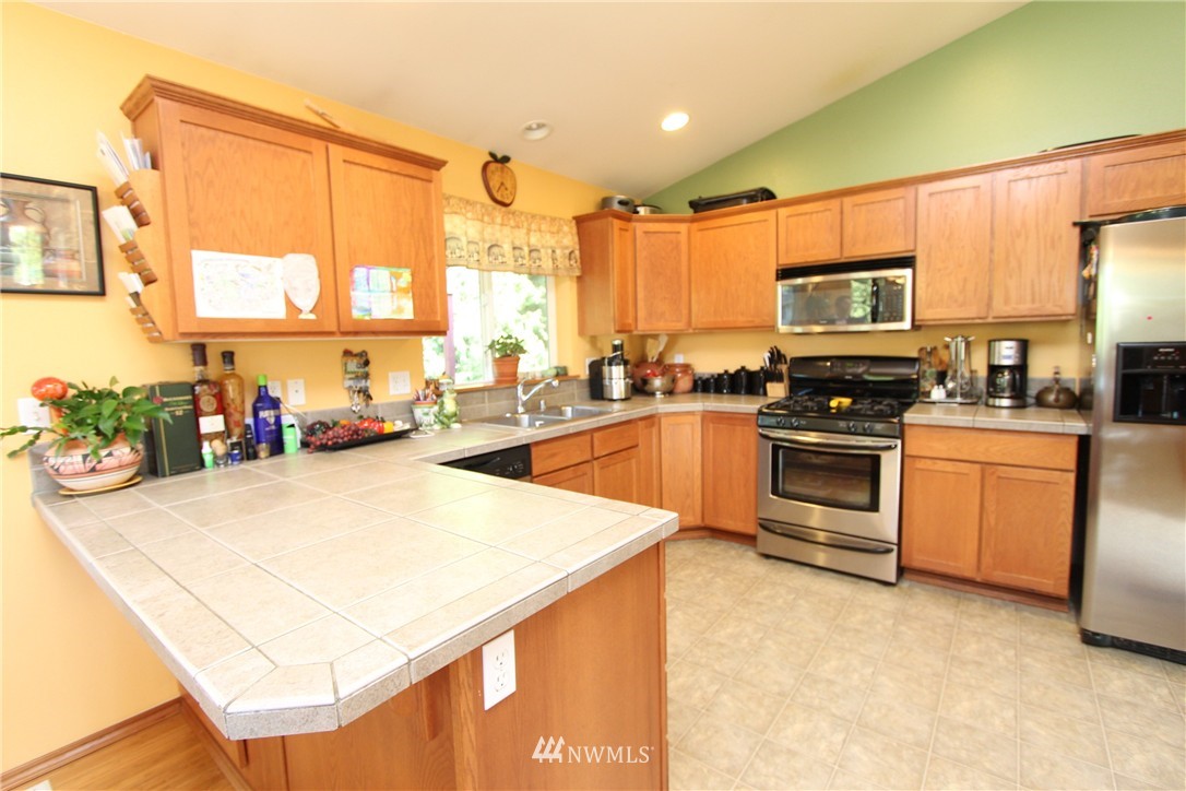 7037 Morgan Road, Unit 2 Everett, WA 98203 - Photo 5 of 25