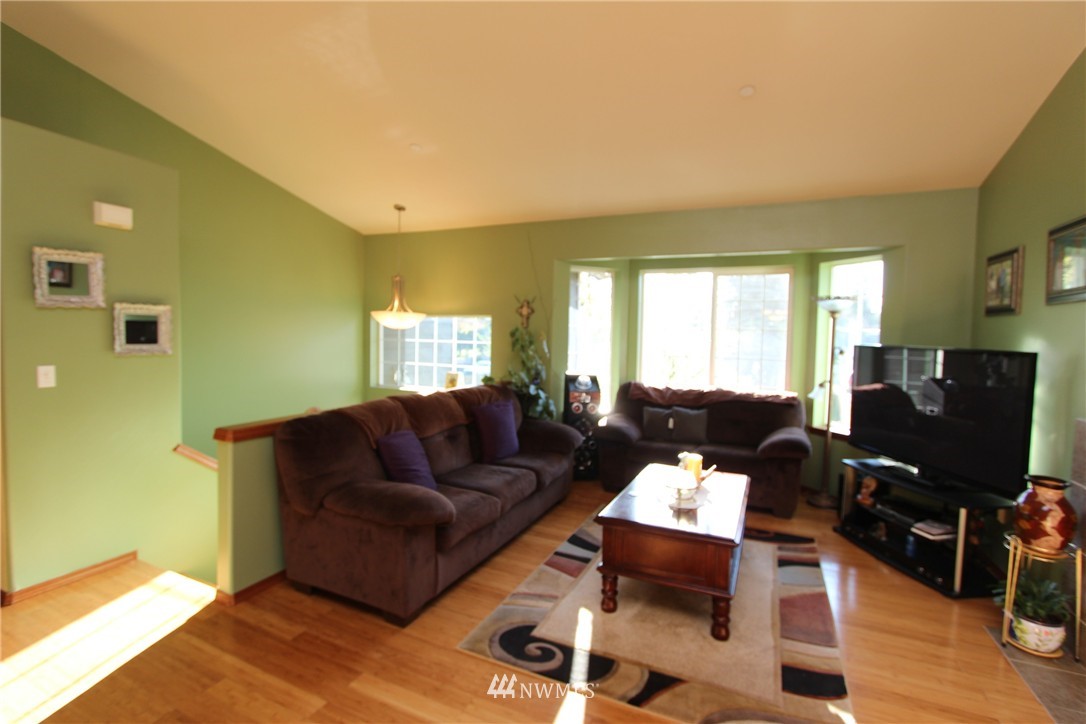 7037 Morgan Road, Unit 2 Everett, WA 98203 - Photo 7 of 25