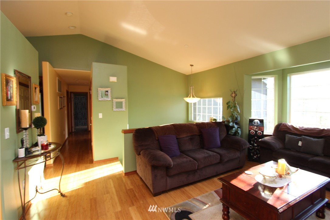 7037 Morgan Road, Unit 2 Everett, WA 98203 - Photo 8 of 25