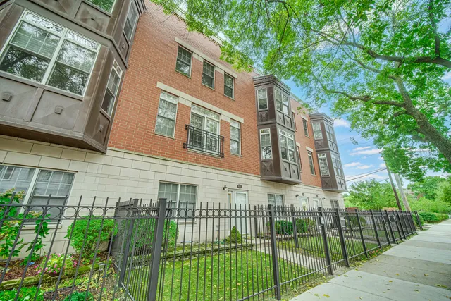 $460,000 | 4635 South Greenwood Avenue, Chicago, IL 60653