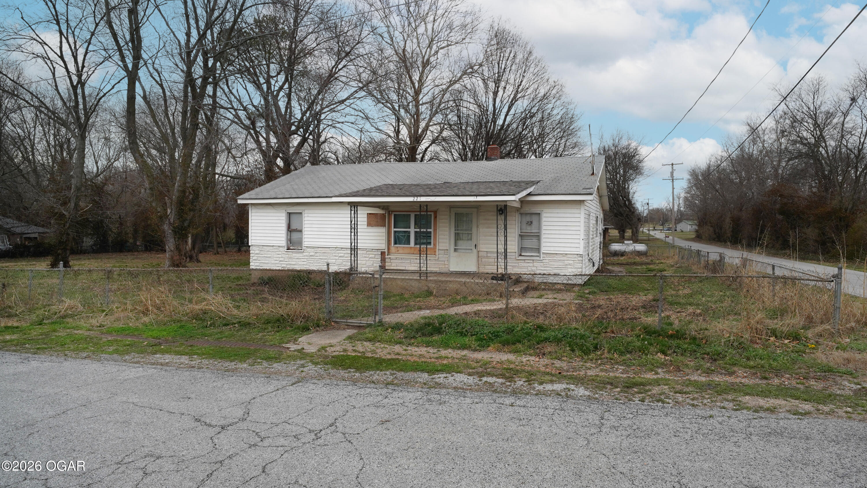 221 Trowbridge Road Carthage, MO 64836 - Photo 2 of 18 1