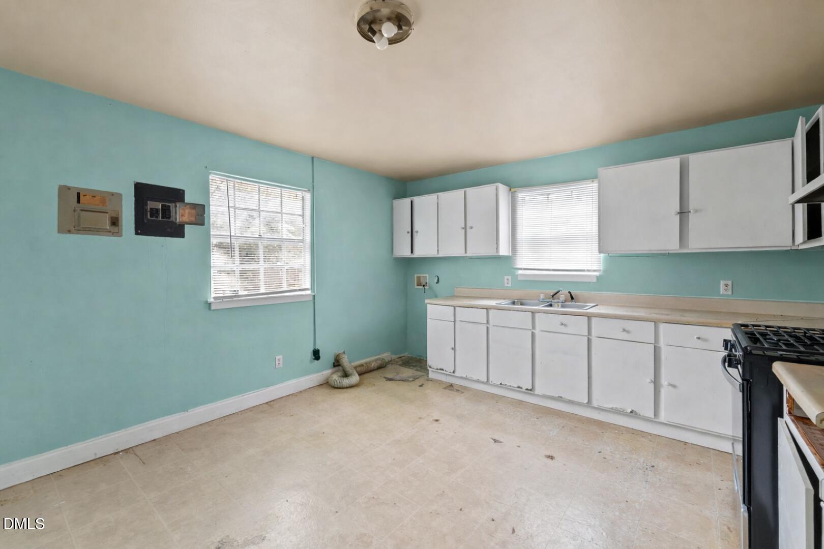 202 Lynn Road Durham, NC 27703 - Photo 12 of 27 Kitchen