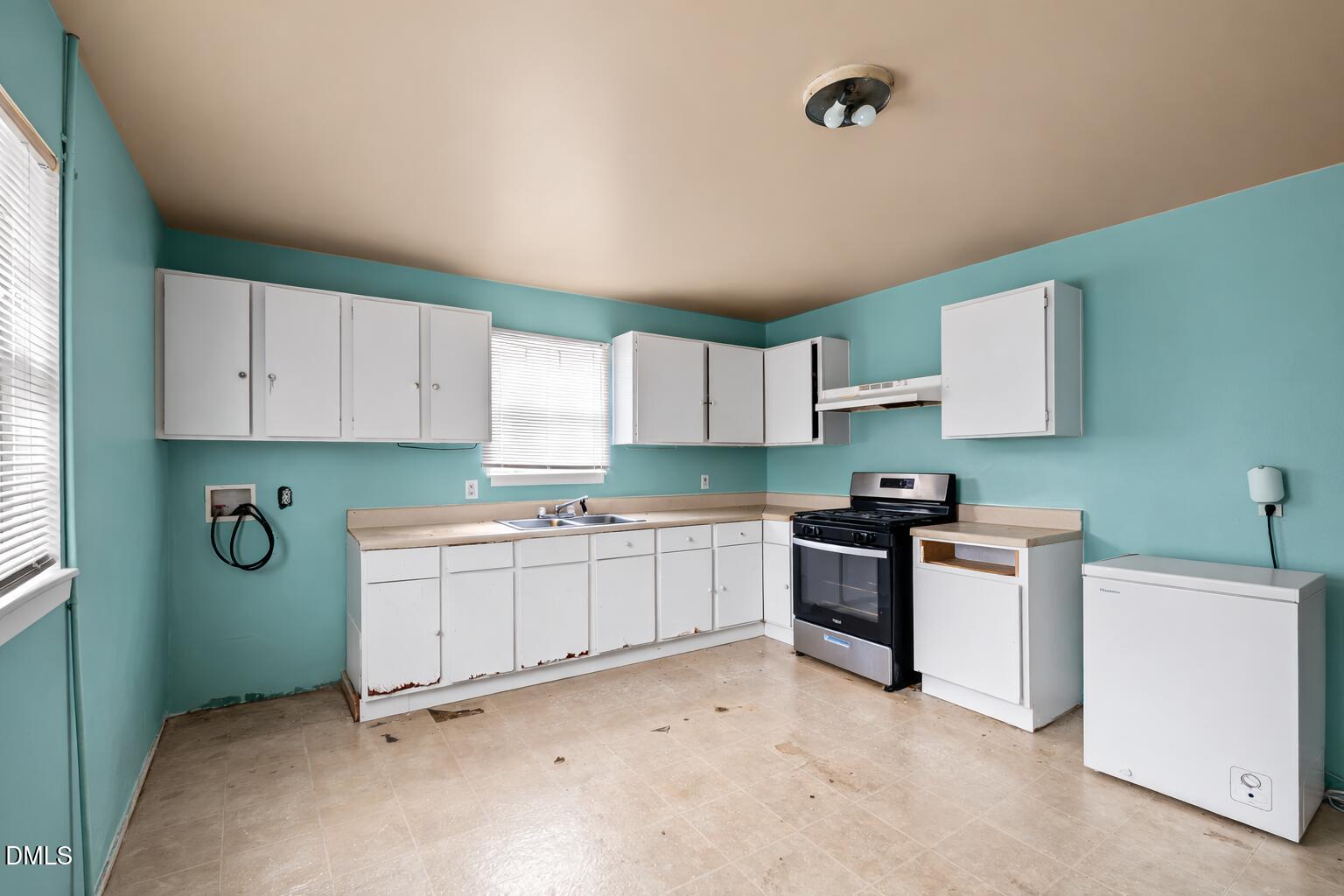 202 Lynn Road Durham, NC 27703 - Photo 13 of 27 Kitchen