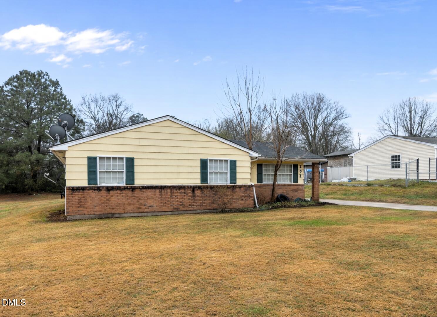 202 Lynn Road Durham, NC 27703 - Photo 2 of 27 5-Beds, 2-Baths
