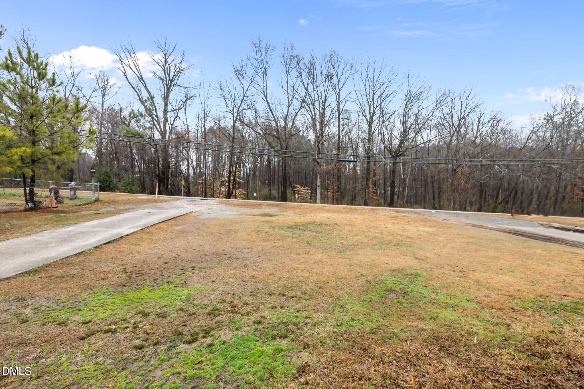 202 Lynn Road Durham, NC 27703 - Photo 5 of 27 Spacious Front Yard