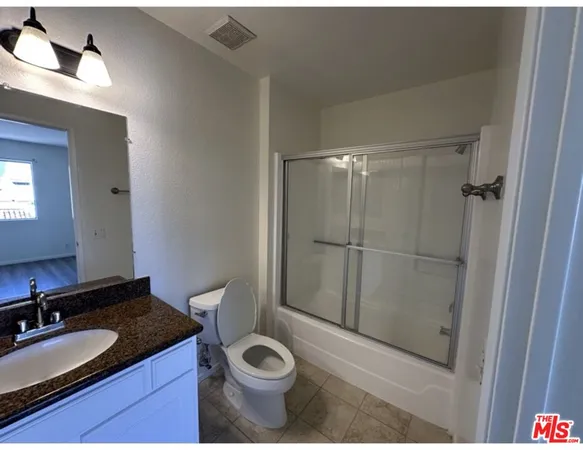 $3,200 | 10960 Bluffside Drive, Unit 206, Studio City, CA 91604
