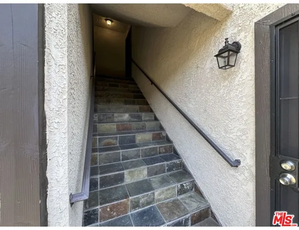 $3,200 | 10960 Bluffside Drive, Unit 206, Studio City, CA 91604