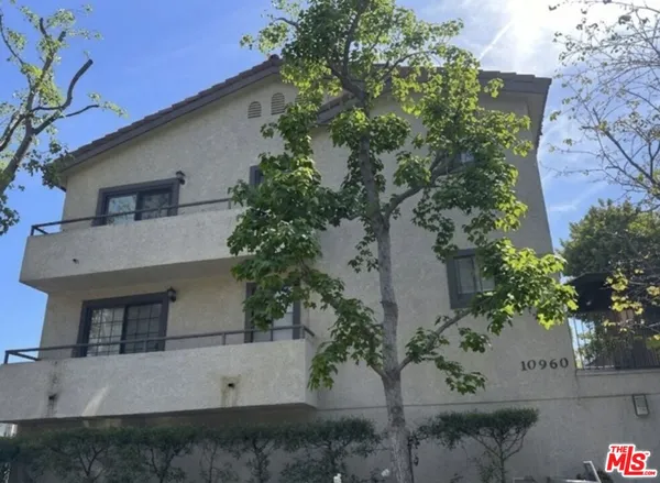 $3,200 | 10960 Bluffside Drive, Unit 206, Studio City, CA 91604