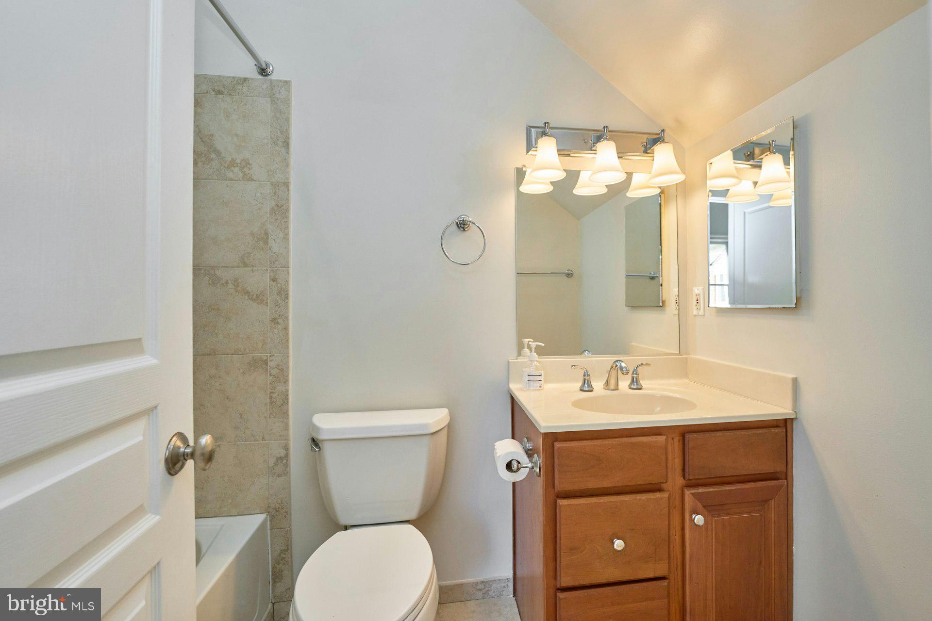 10300 Hampton Road Fairfax Station, VA 22039 - Photo 55 of 89 In Law/Au pair Suite over Detached Garage