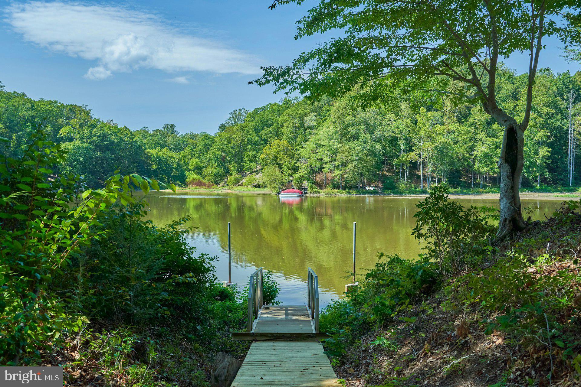 10300 Hampton Road Fairfax Station, VA 22039 - Photo 81 of 89 Walkway to Water